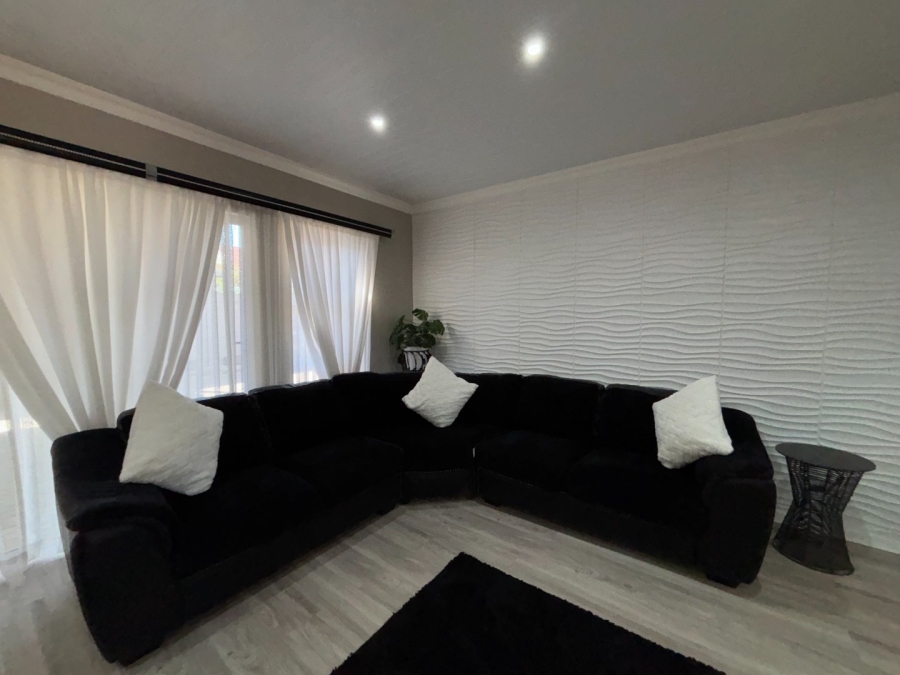2 Bedroom Property for Sale in Pellissier Free State